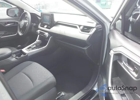 2021 Toyota Rav4 Xle z USA, uszkodzony, nr VIN 2T3P1RFV7MW175205